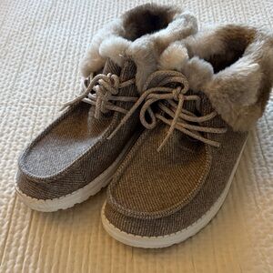 Hey dude moccasins with fur